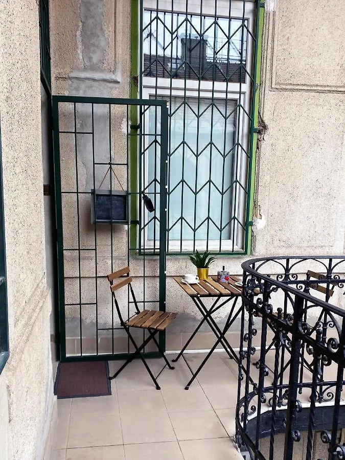 Awesome Apartment In The City بودابست 0*,